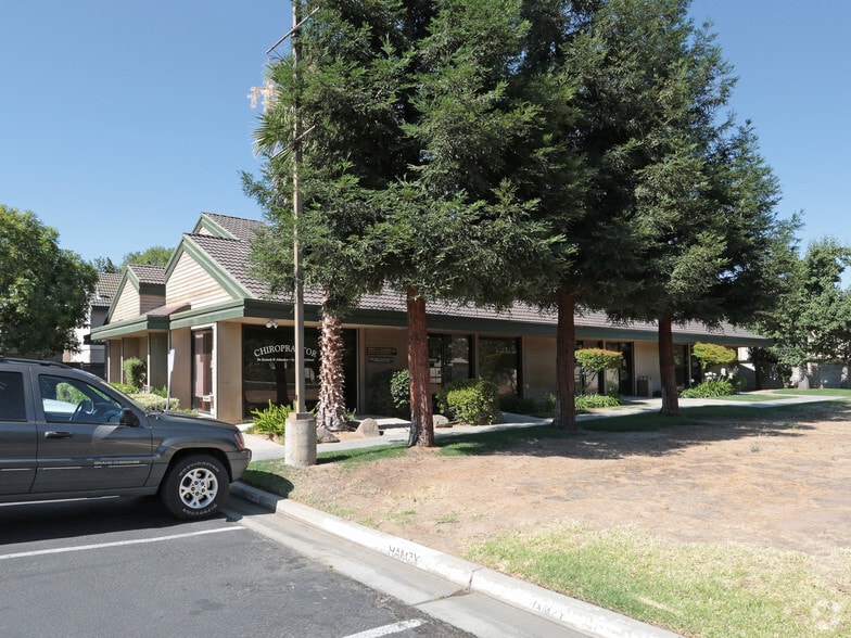 2755 E Shaw Ave, Fresno, CA for lease - Primary Photo - Image 2 of 13