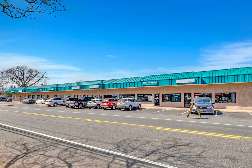 621-639 Palmer Ave, Hazlet Township, NJ for lease - Building Photo - Image 2 of 3