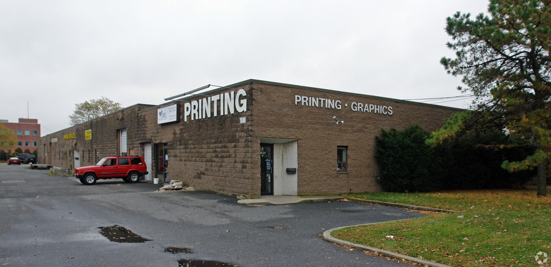 1595 Smithtown Ave, Bohemia, NY 11716