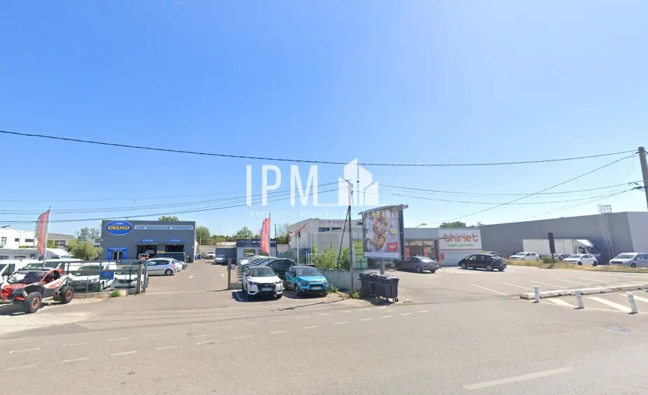 Retail in Istres for lease - Building Photo - Image 3 of 5