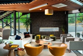 8555 Perimeter Rd S, Seattle, WA for lease Building Photo- Image 1 of 7