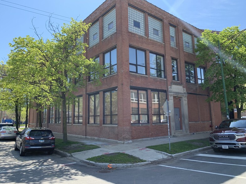 321 N Loomis St, Chicago, IL for lease - Building Photo - Image 1 of 6