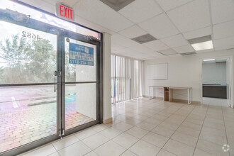 4500 N Powerline Rd, Deerfield Beach, FL for lease Interior Photo- Image 2 of 2