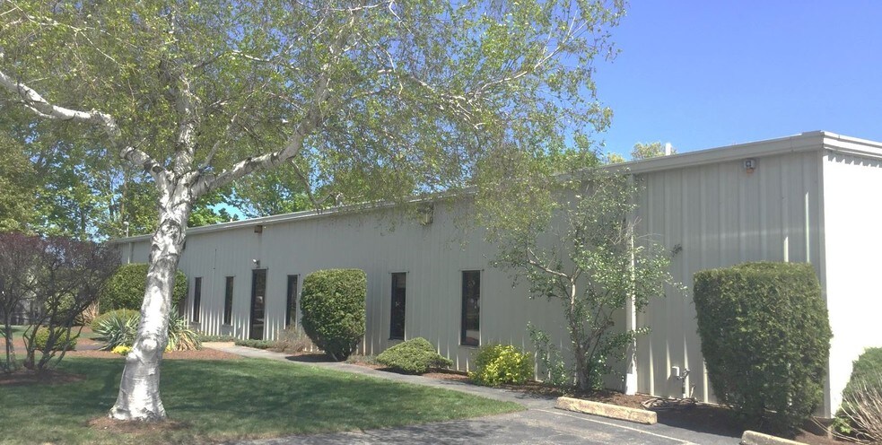 10 Fairmount Ave, East Providence, RI for sale - Primary Photo - Image 1 of 1