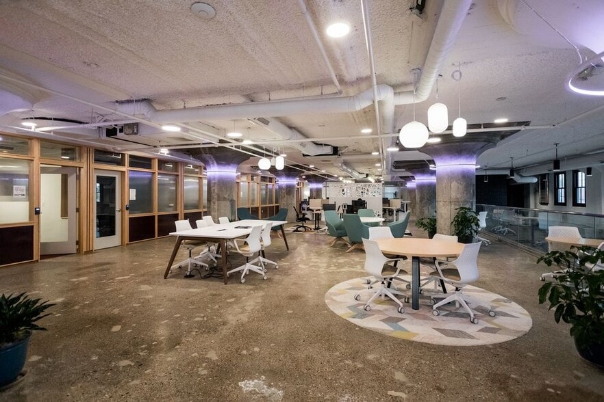 2937 E Grand Blvd, Detroit, MI for lease - Interior Photo - Image 3 of 14