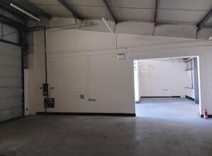 Crown Ave, Tredegar for lease Interior Photo- Image 1 of 5