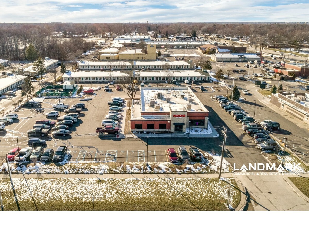 32787 Stephenson Hwy, Madison Heights, MI 48071