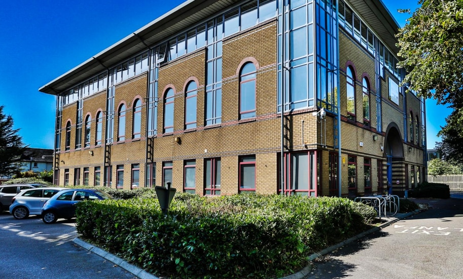 Fford Pengam, Cardiff for sale Primary Photo- Image 1 of 1