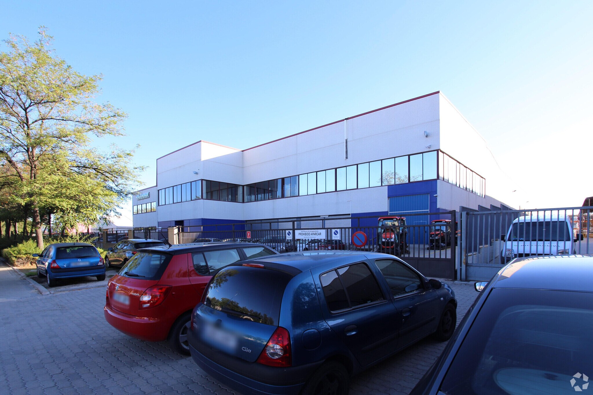 Avenida Recomba, 5, Leganés, Madrid for lease Primary Photo- Image 1 of 9