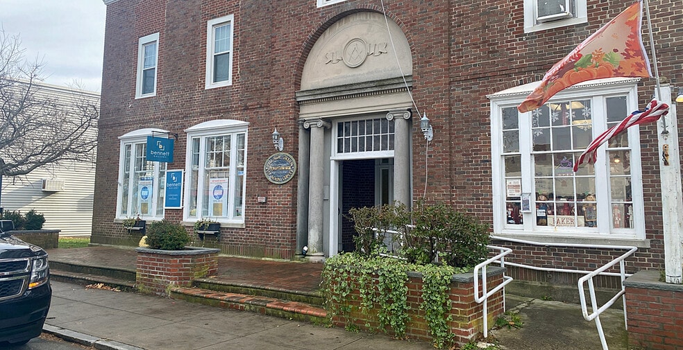 357 Main St, Hyannis, MA for sale - Building Photo - Image 1 of 1