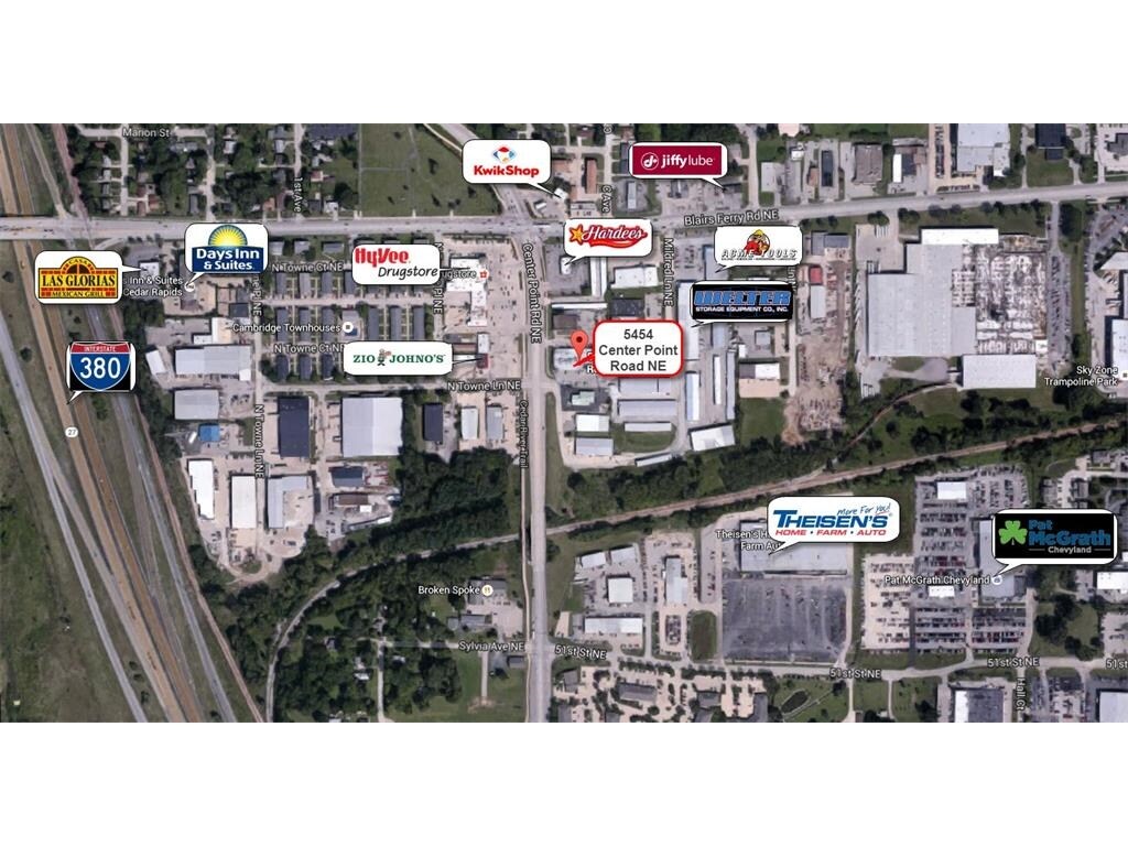 5454 Center Point Rd NE, Cedar Rapids, IA for sale Primary Photo- Image 1 of 1