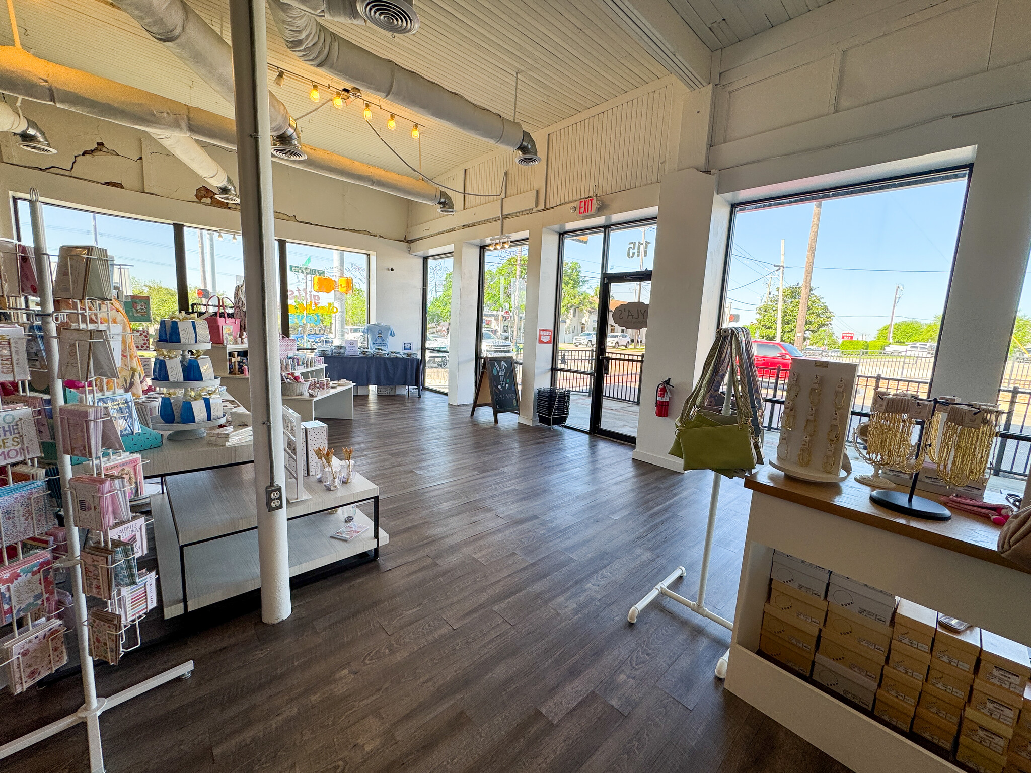 115 S Goliad St, Rockwall, TX for lease Interior Photo- Image 1 of 10