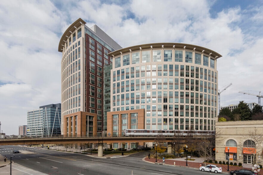 2415 Eisenhower Ave, Alexandria, VA 22314