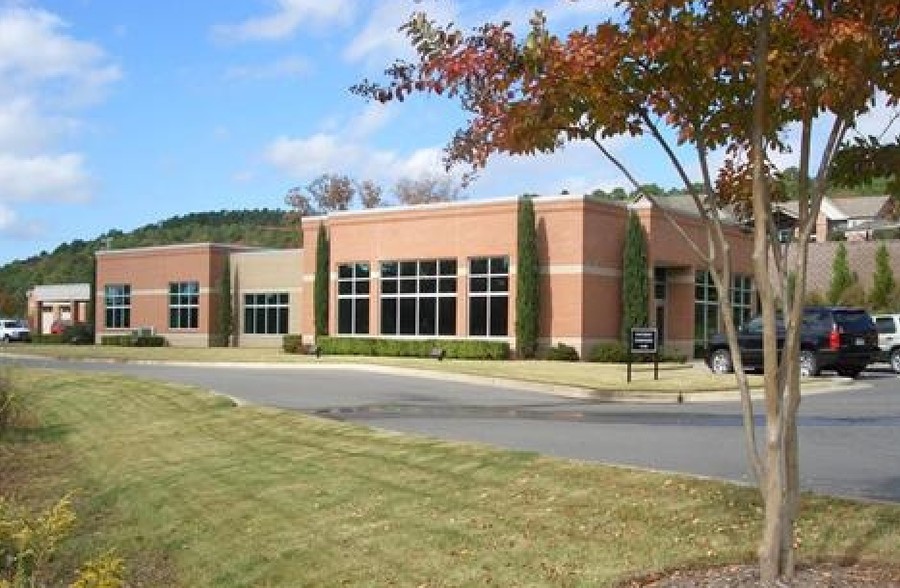 5320 Highland Dr, Little Rock, AR for lease - Primary Photo - Image 1 of 3