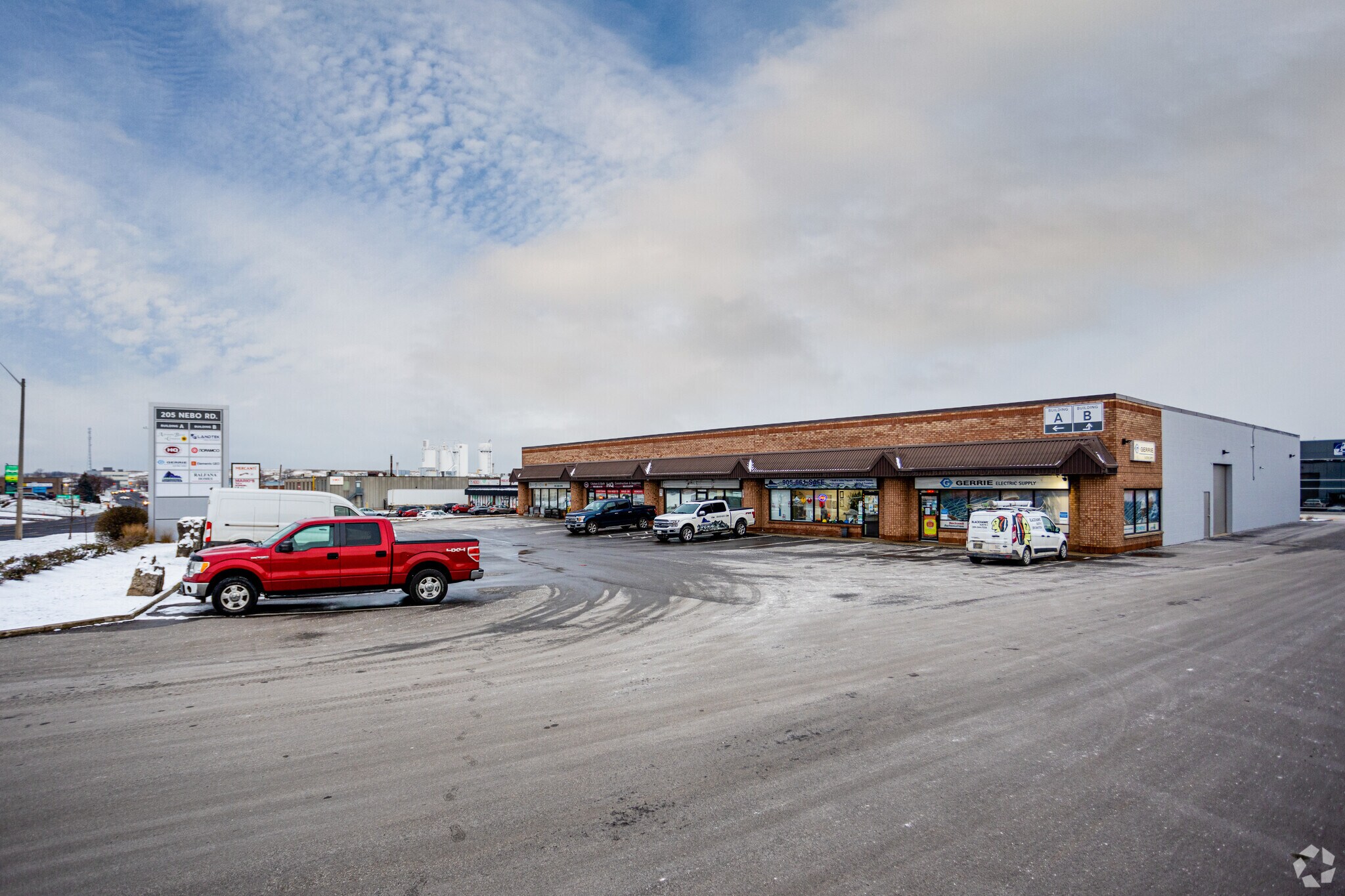 205 Nebo Rd, Hamilton, ON for sale Primary Photo- Image 1 of 1