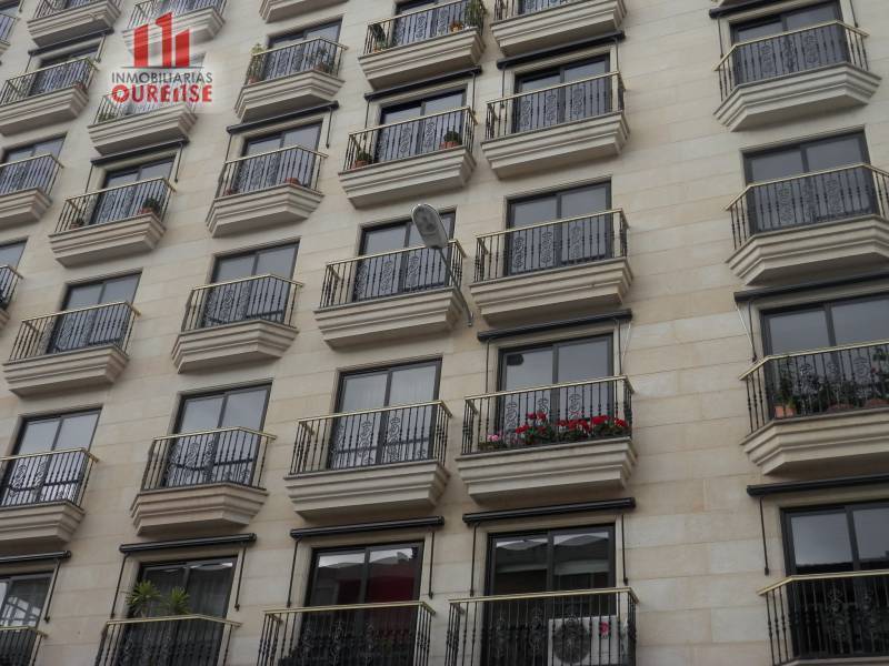 Retail in Ourense, Orense for lease Building Photo- Image 1 of 2
