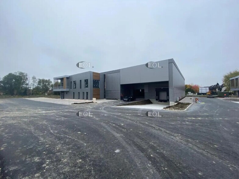 Flex in Courtry for lease - Building Photo - Image 1 of 4