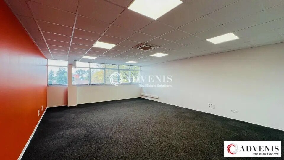 Office in Gradignan for lease - Interior Photo - Image 3 of 12