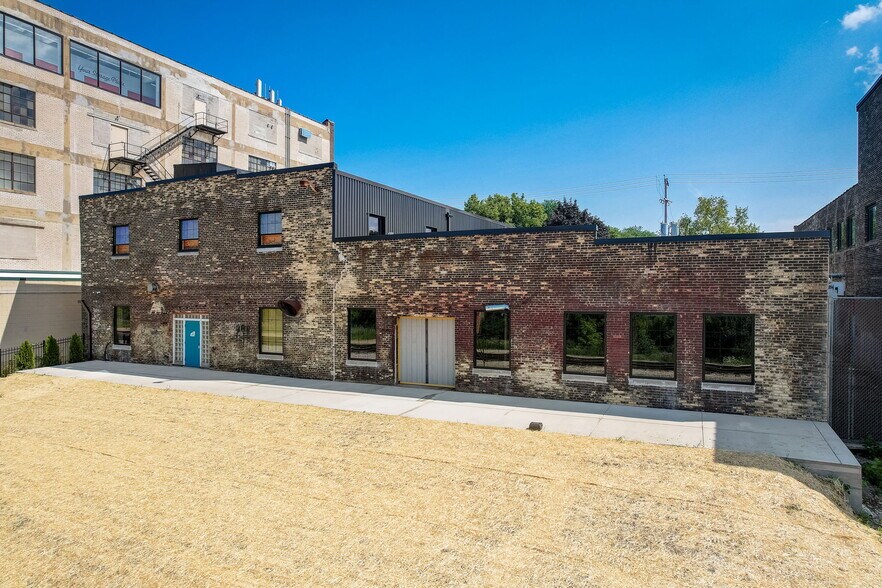 3600 W Pierce St, Milwaukee, WI for lease - Building Photo - Image 2 of 8