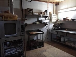 Retail in Barcelona, Barcelona for lease Interior Photo- Image 1 of 4