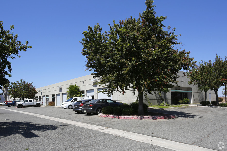 26111 Ynez Rd, Temecula, CA for lease - Building Photo - Image 3 of 5