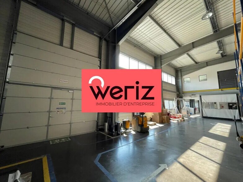 Flex in Aubagne for lease - Interior Photo - Image 2 of 17