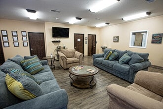 4632 KY-1043, South Shore, KY for lease Interior Photo- Image 1 of 4