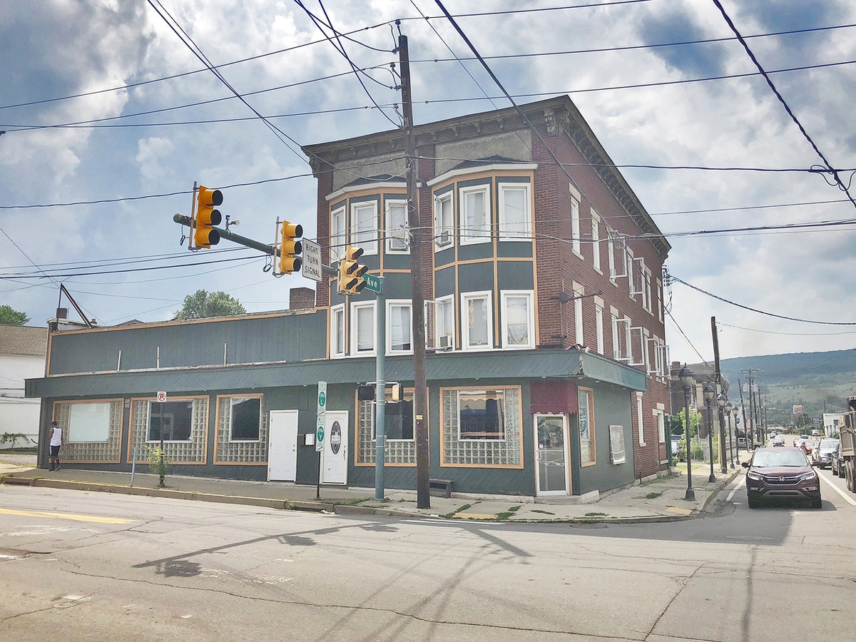 76 S Main St, Carbondale, PA 18407