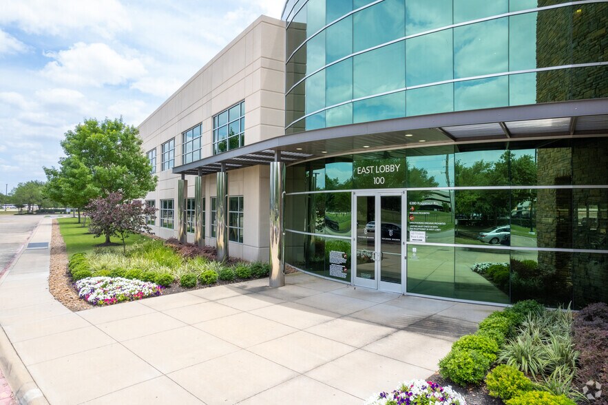 6380 Rogerdale Rd, Houston, TX 77072 Oak Park Office Center II