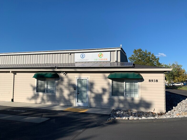 8938 Airport Rd, Redding, CA 96002