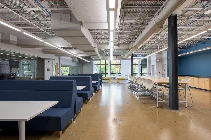 28500 Clemens Rd, Westlake, OH for lease - Interior Photo - Image 3 of 18