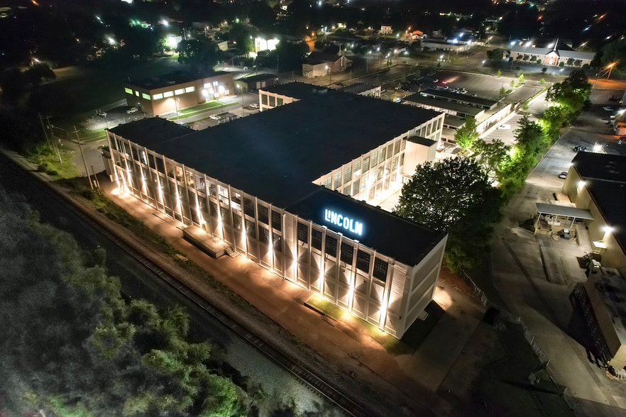 1300 Meridian St N, Huntsville, AL for lease - Building Photo - Image 2 of 12