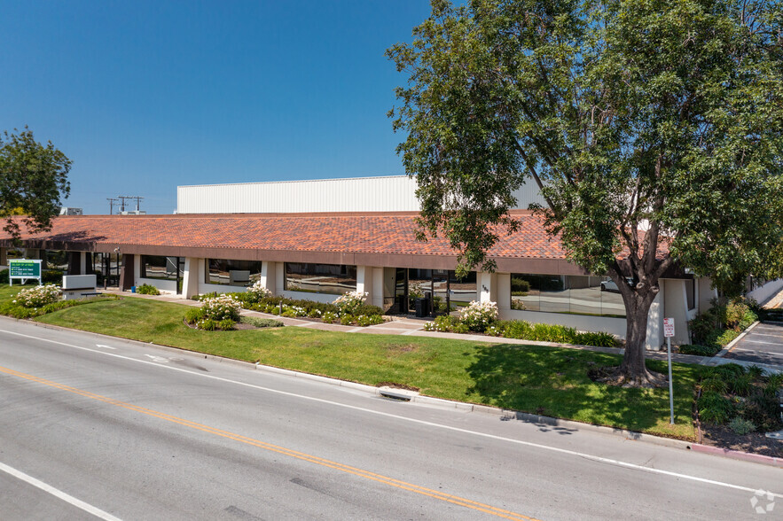 181-185 Constitution Dr, Menlo Park, CA for lease - Primary Photo - Image 1 of 7