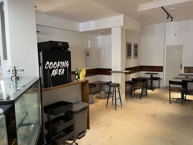 Retail in Madrid, Madrid for lease - Building Photo - Image 3 of 5