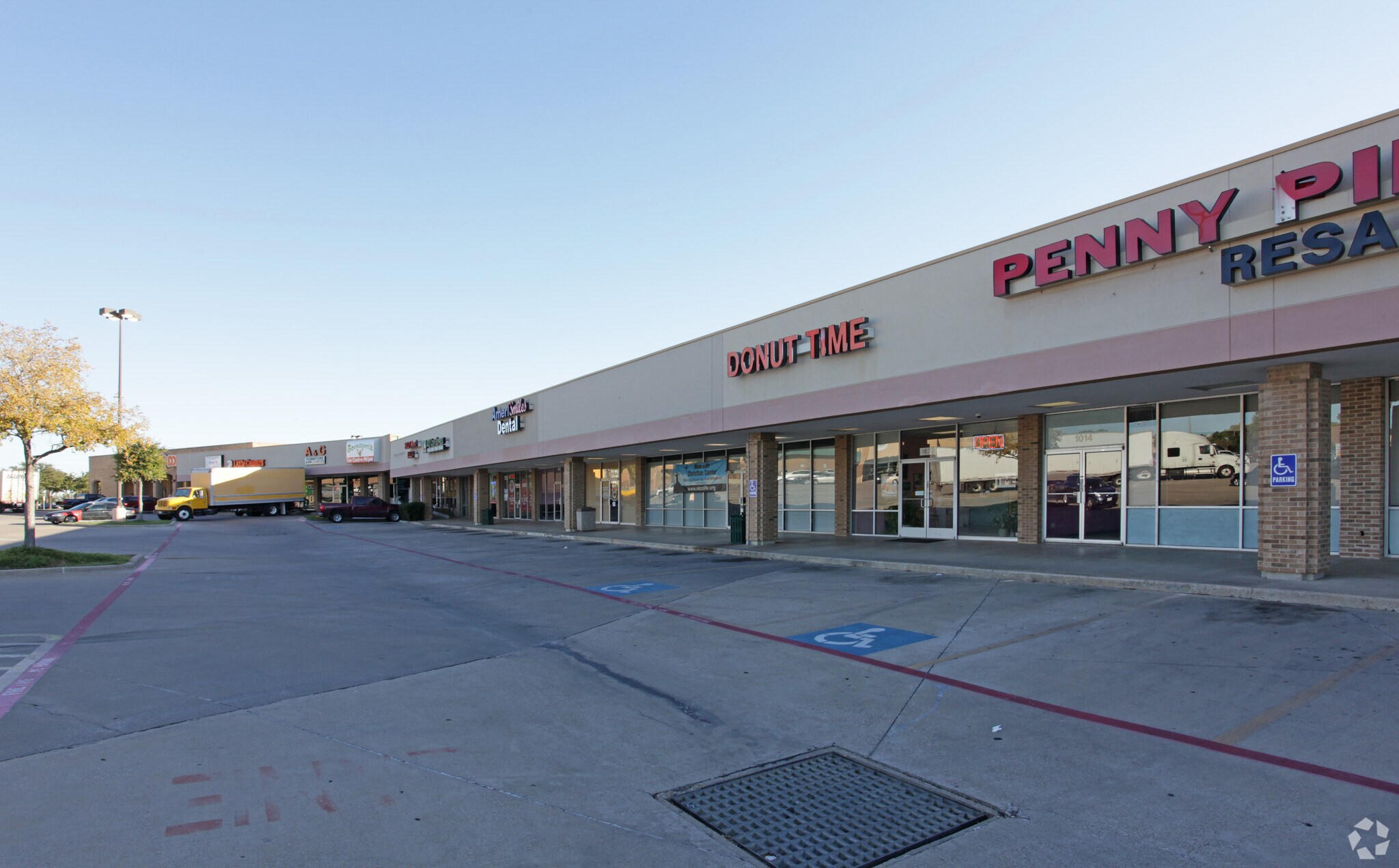 1006-1054 N Carrier Pky, Grand Prairie, TX for sale Primary Photo- Image 1 of 1