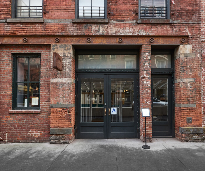 227 Front St, New York, NY for lease - Building Photo - Image 1 of 6