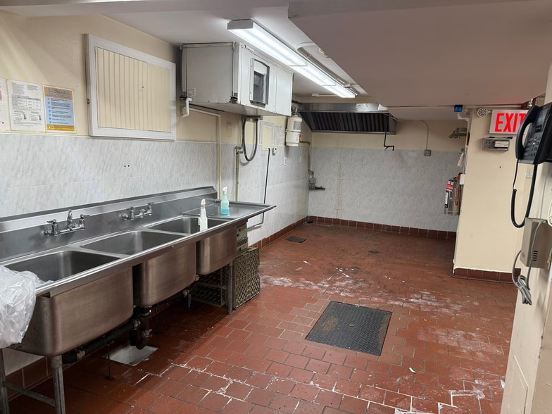 283 E Burnside Ave, Bronx, NY for sale - Interior Photo - Image 3 of 7