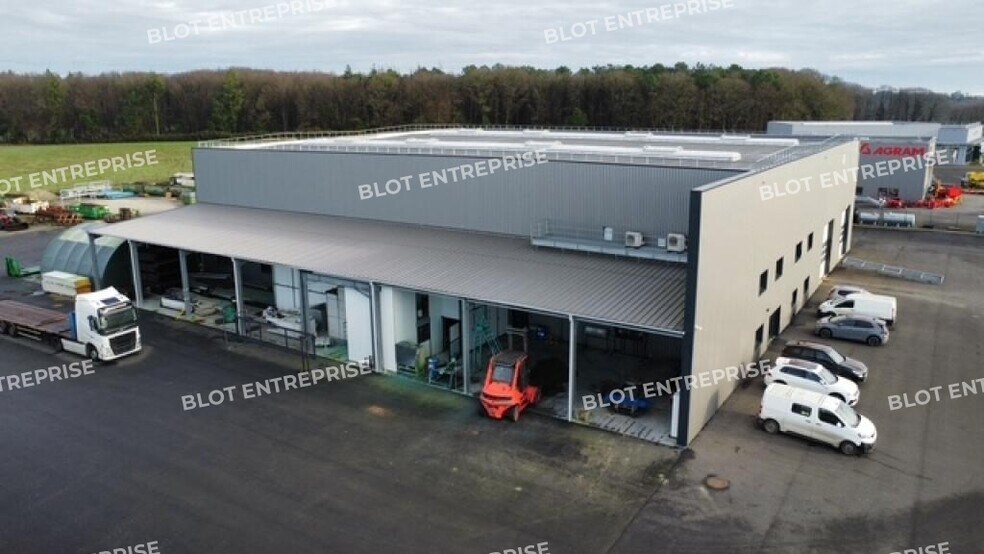 Industrial in Loudéac for lease - Building Photo - Image 2 of 7