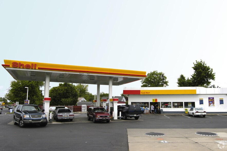 7011 New Falls Rd, Levittown, PA for sale - Building Photo - Image 1 of 1