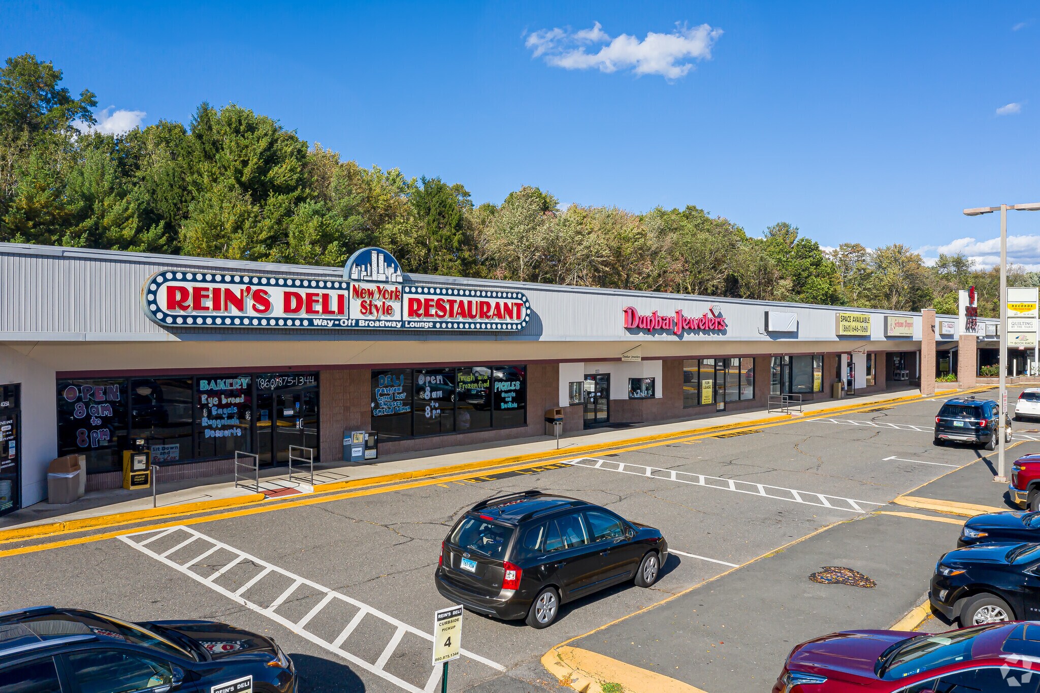 435 1 Hartford Tpke, Vernon Rockville, CT 06066 Shops at 30