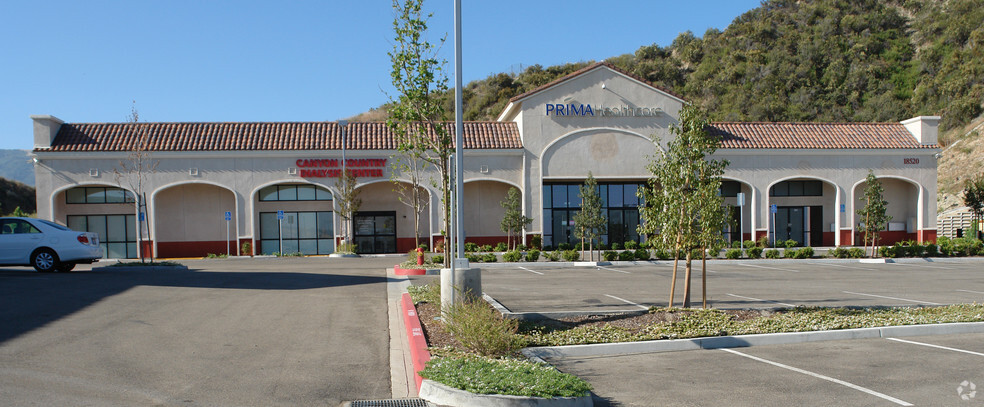 18500 Via Princessa, Canyon Country, CA for lease - Building Photo - Image 1 of 4