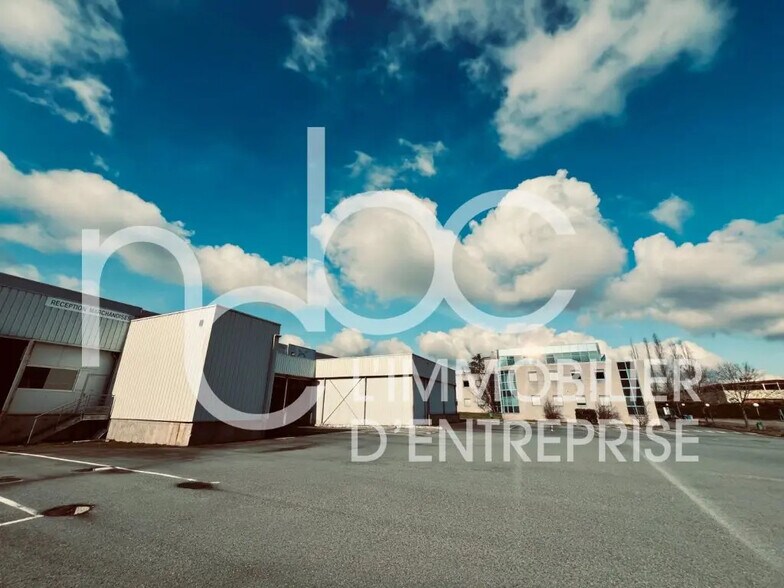 Flex in Civrieux-d'Azergues for sale - Building Photo - Image 1 of 10