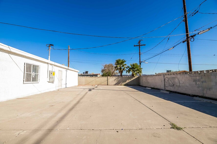 507 S Decatur Blvd, Las Vegas, NV for sale - Building Photo - Image 3 of 27