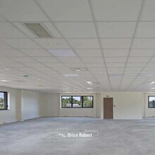 Office in Dardilly for lease Building Photo- Image 1 of 1