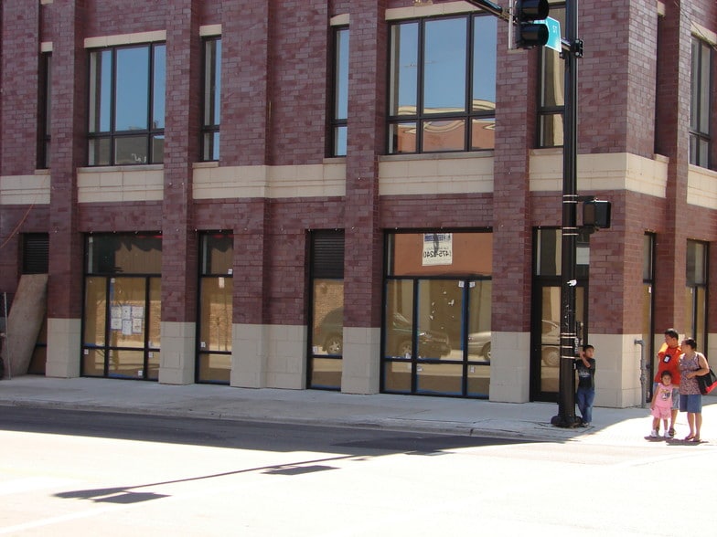 1659 W Chicago Ave, Chicago, IL for sale - Building Photo - Image 2 of 44