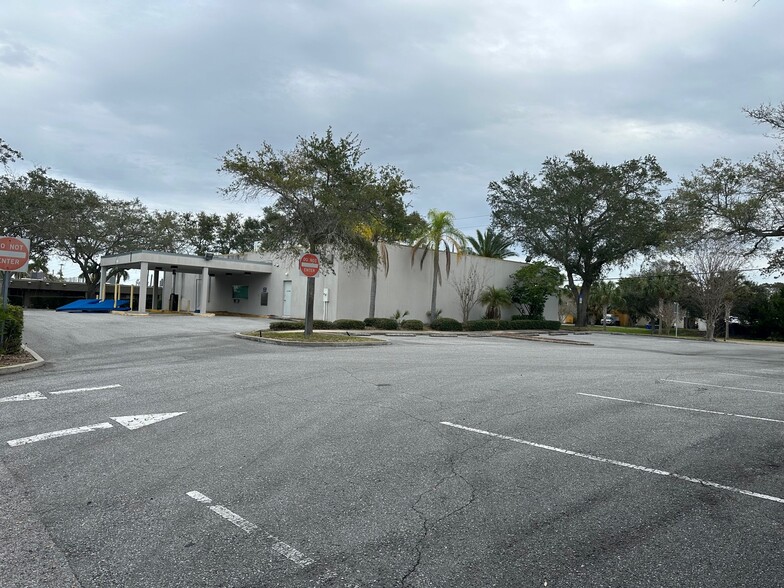 2046 Bayshore Blvd, Dunedin, FL for lease - Building Photo - Image 3 of 27