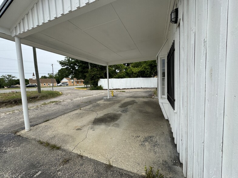 1935 Gillespie St, Fayetteville, NC for sale - Building Photo - Image 3 of 16