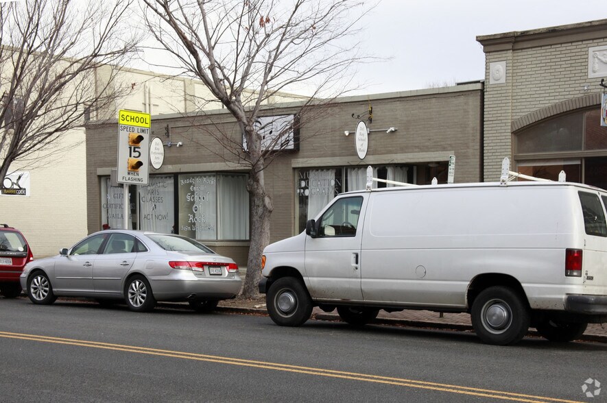 2405-2407 Mt Vernon Ave, Alexandria, VA for sale - Building Photo - Image 2 of 3