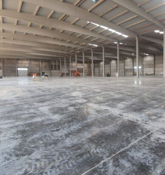 Acueducto, Dos Hermanas, Entrenucleos, S/N, SEVILLA, Sevilla for lease - Building Photo - Image 2 of 10