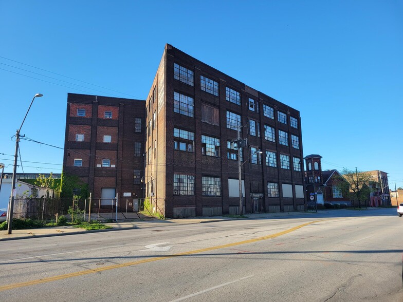 7209 St Clair Ave, Cleveland, OH for sale - Primary Photo - Image 1 of 1